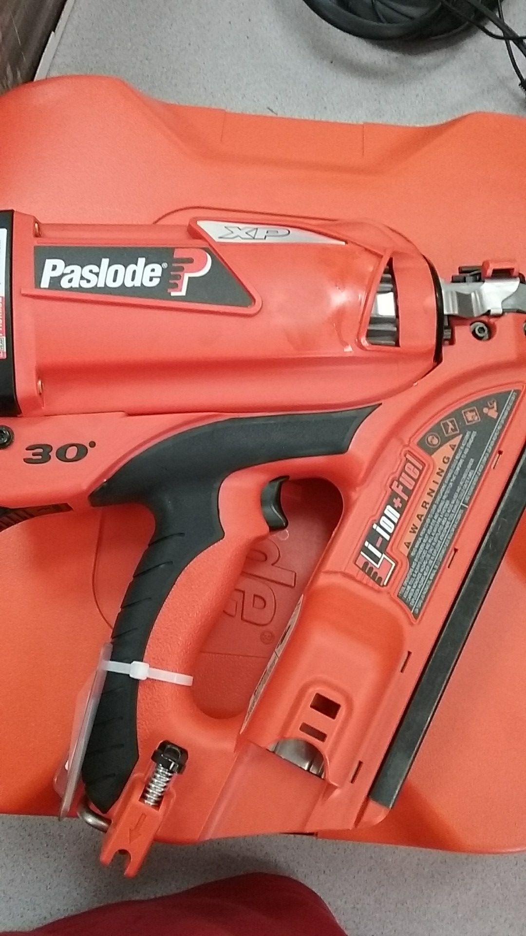 Paslode Roofing Gun for Sale in Dallas, TX OfferUp