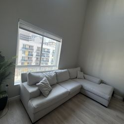 Modern Light Gray Sectional Sofa – L-Shape, Deep Seats, Oversized Chaise – Excellent Condition