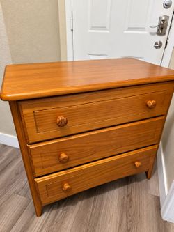 Free 3 drawer Dresser