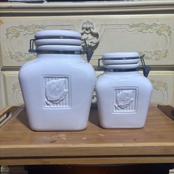 Gibson Everyday Housewares White Canisters with airtight locking lids