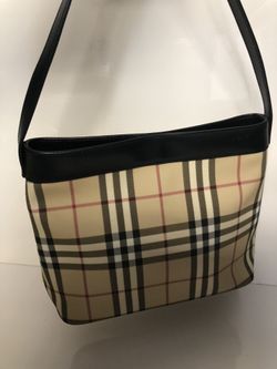 Burberry medium size shoulder bag