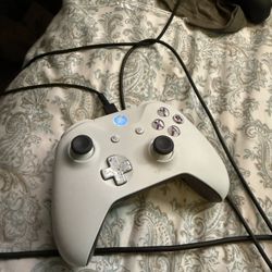 Xbox One Controller (like new)