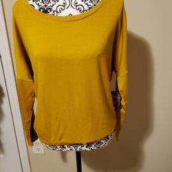 Secret Treasures Sleepwear Fleece Top Size Medium 
