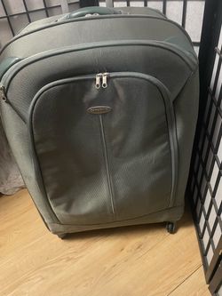 Large Samsonite suitcase