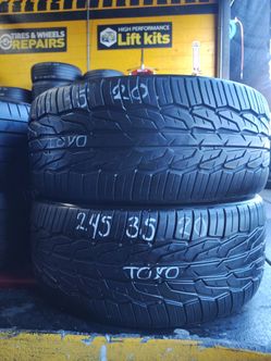 PAIR OF P245/35R20 TOYO