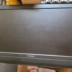 Dynex LCD 32 In TV