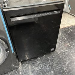 Kitchen Aid Dishwasher In Glossy Black New Open Box