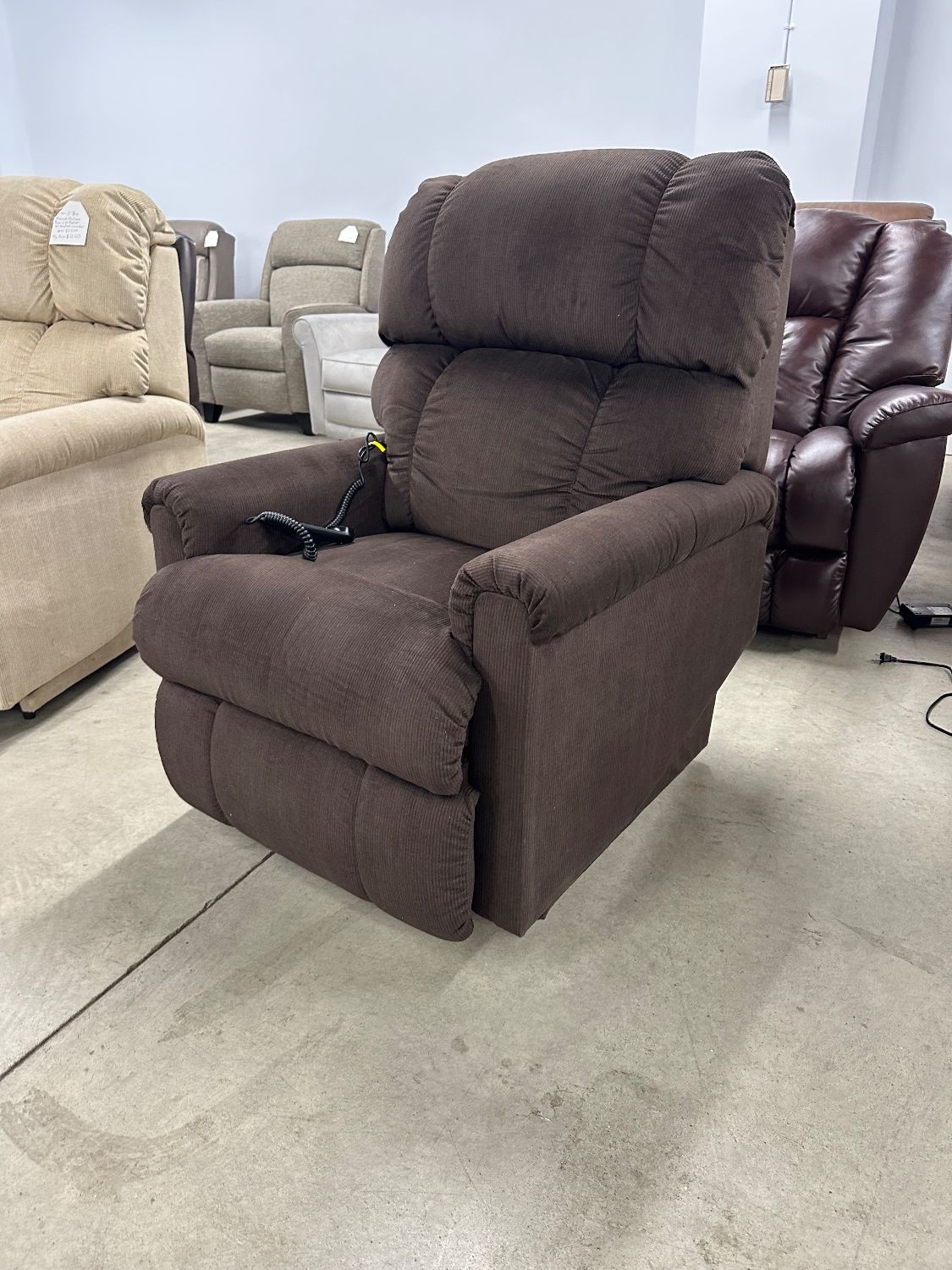 La-Z-Boy Power Lift Recliner w/ Heat and Massage - Delivery and Financing Available!