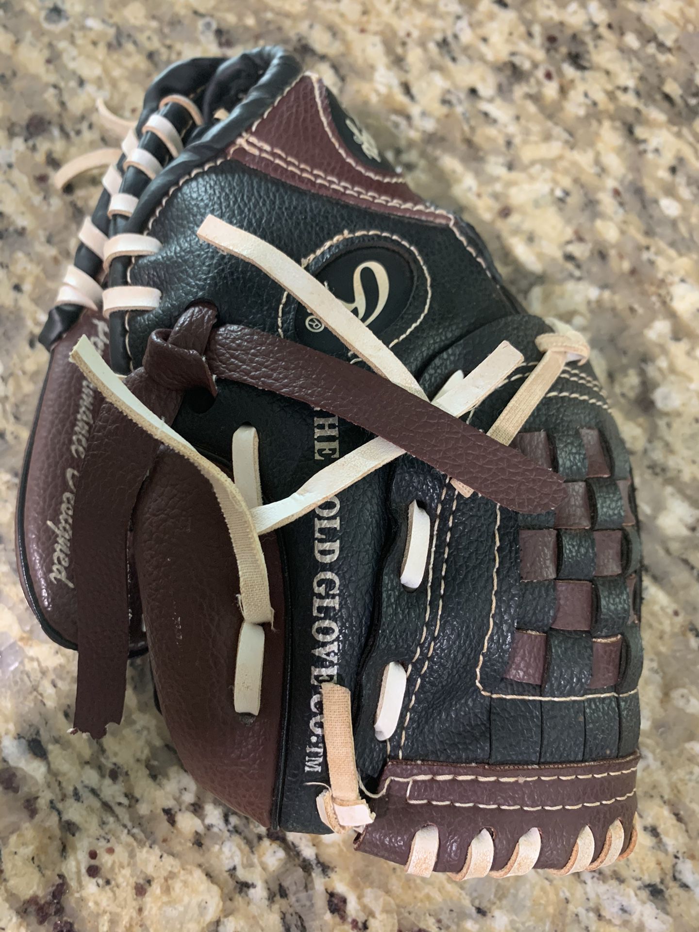 Rawlings baseball glove LEFT HAND 9”