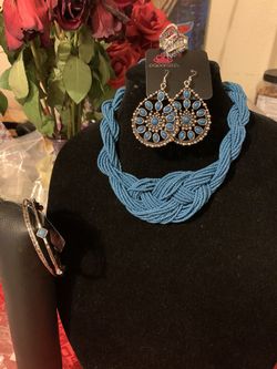 New jewelry set color blue: necklace, bracelet, earrings and ring
