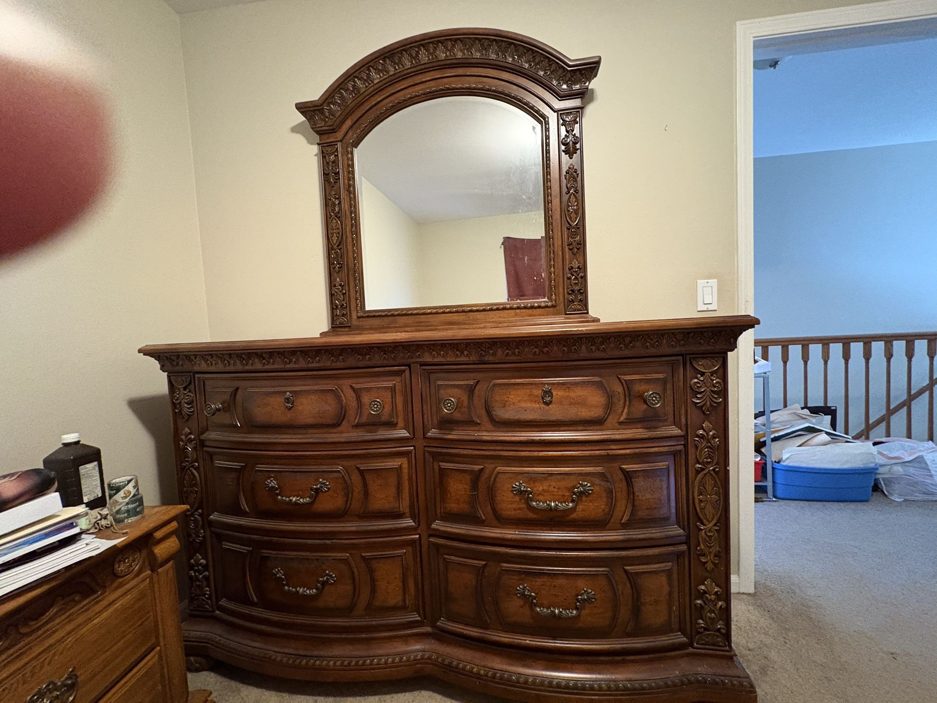 Dresser With Mirror