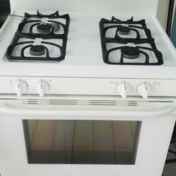 Gas Oven Works Great Could Use Slight Cleaning In Ove