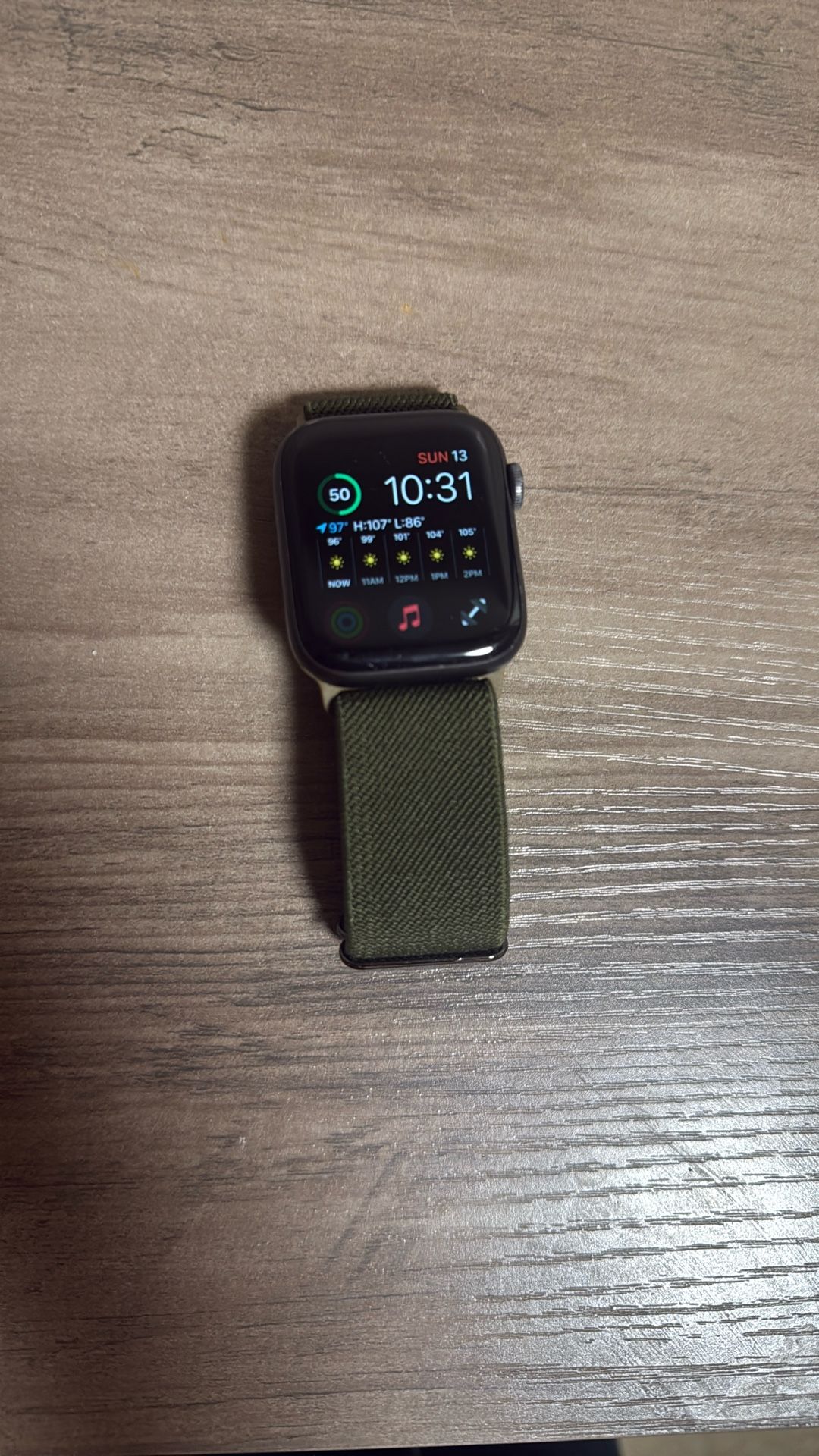 Apple Watch Series 5 (44mm GPS)