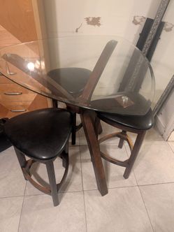 Tall Table w/3 sets