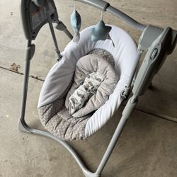Graco battery operated Baby Swing