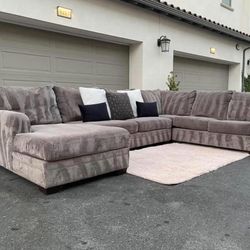 Huge Gray Taupish Sectional Couch In Excellent Condition - Free Delivery 🚚 