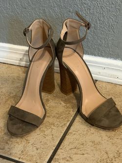 Ladies sz 8 Brown Heels