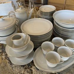 Dinnerware Set
