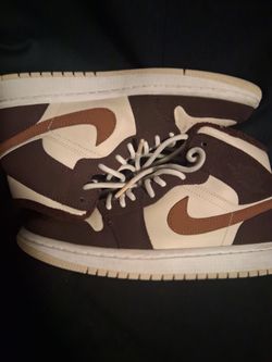 Nike Air Jordan 1 Low Brown Sneakers