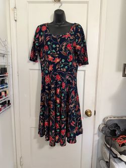✔️LuLaRoe Navy Dress with Red Floral Print🌹