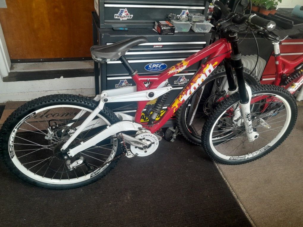KONA STAB DELUX