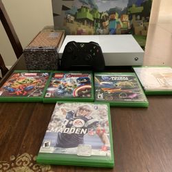 Xbox One S Minecraft Edition 1 controller 5 games