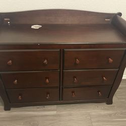6-Drawer Dresser / Changing Table – $25