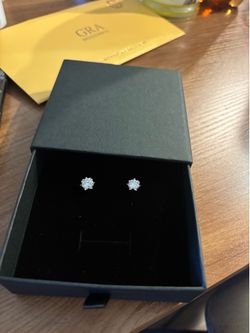 New GRA MOISSANITE diamond earings