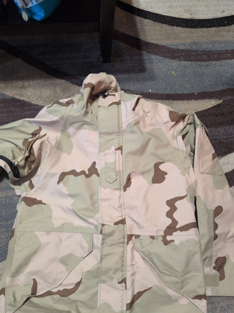 NEW Cold Weather Desert Camouflage Parka And Trousers