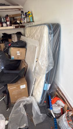 Sleepy queen mattress slightly used free