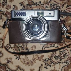 Vintage Old School Minolta Camera