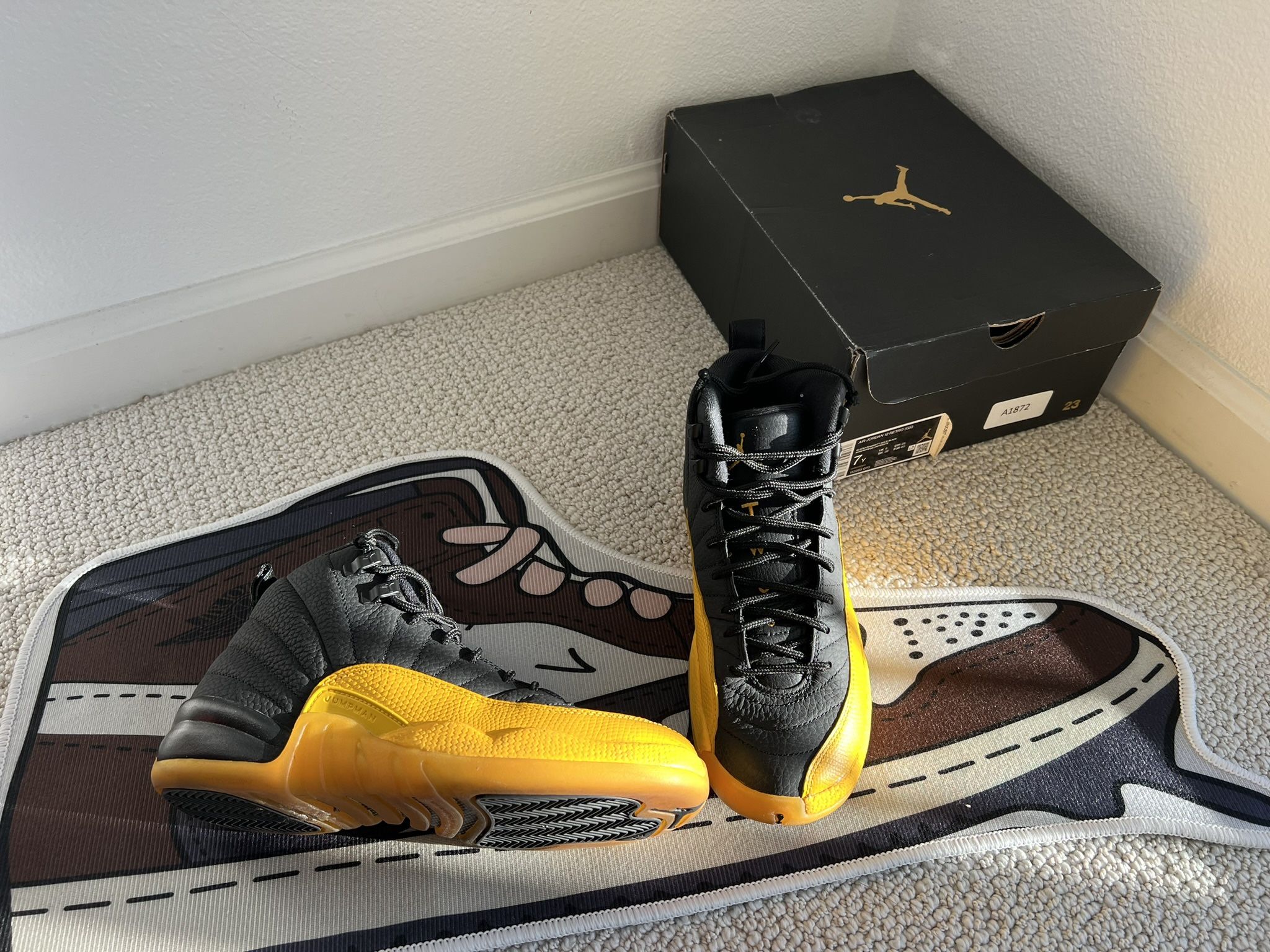 Jordan 12 University Gold