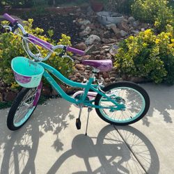 Schwinn Girls Bike - Barely used