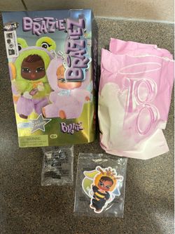 Bratziez blind box character is bee