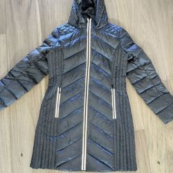 BCBG Ultra Lightweight Gunmetal Packable Down Puffer Jacket Women's Medium 