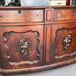 Antique chest of drawers for restoration 30