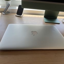 MacBook Air i5 1.8 GHz 13”( Mid 2012) 128GB SSD