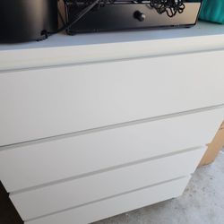 Title:
White 4-Drawer Cabinet 