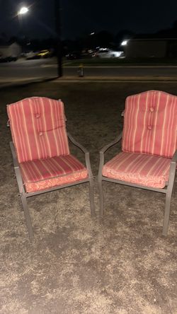 Outdoor patio chair