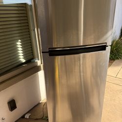 Whirlpool Stainless Steel Refrigerator 