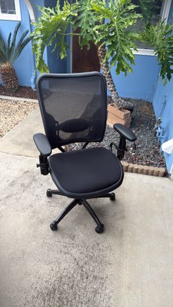 Brand new office chair
