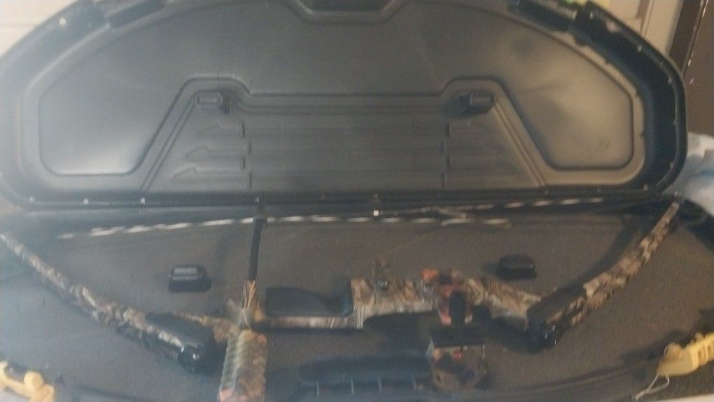 Plano Bow With Case