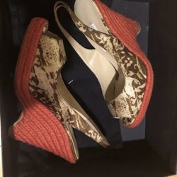 Womens shoes, open toe, floral, wedges, Size 39