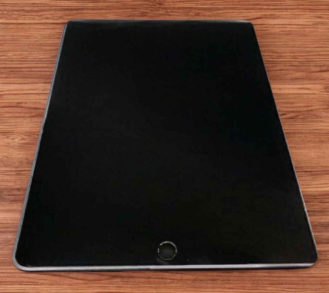 iPad 6th Generation With Charging Cable