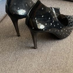 Women’s Black Heels 