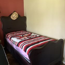 Mahagony Antique Twin Bed