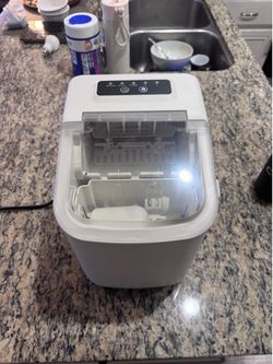 Portable Countertop Ice Maker Machine