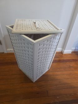 Rectangular Wooden White Laundry Hamper With Lid
