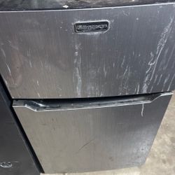 Mini Fridge Still Works Good Just Dirty 