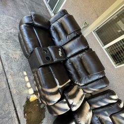 Couches/ Free Must Pick Up 